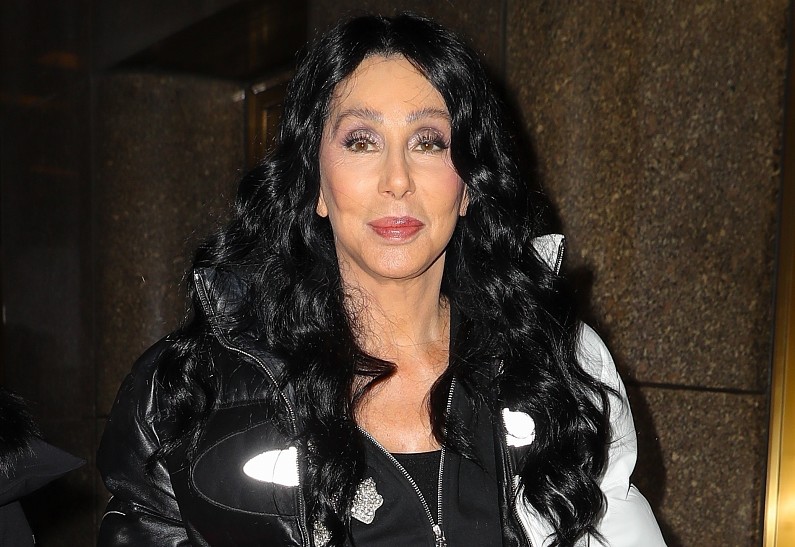 Здоровье 79-летней Шер вызывает опасения у близких