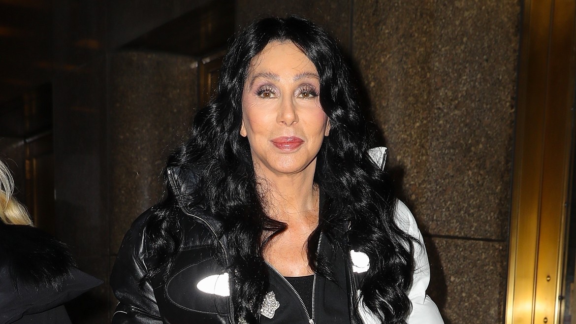 Здоровье 79-летней Шер вызывает опасения у близких