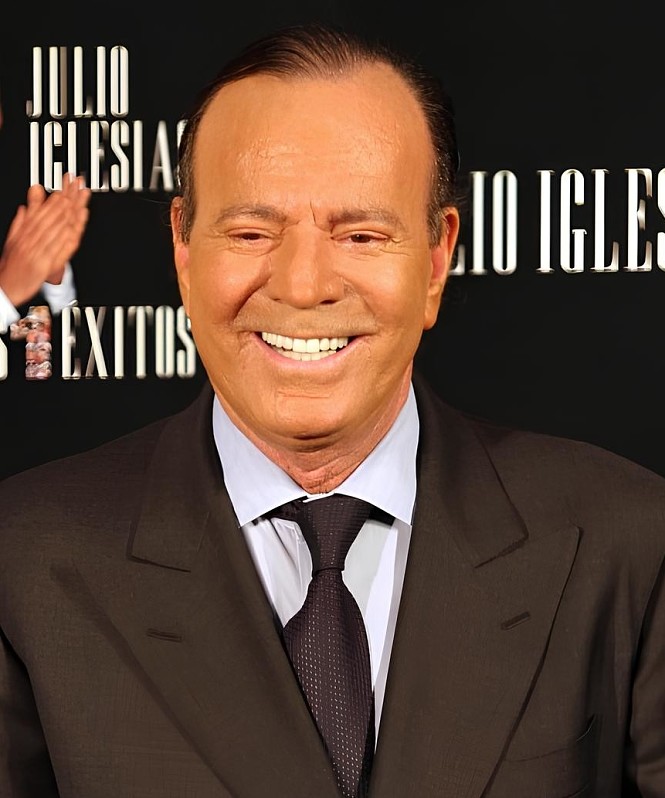 Хулио Иглесиас впервые ответил на обвинения в сексуальном насилии