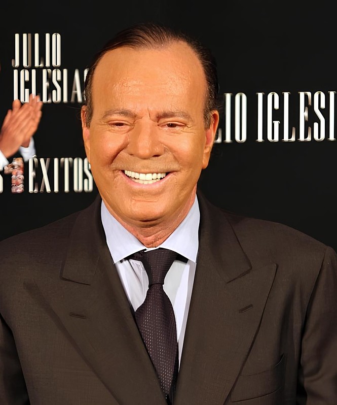 Хулио Иглесиас впервые ответил на обвинения в сексуальном насилии