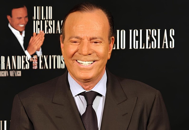 Хулио Иглесиас впервые ответил на обвинения в сексуальном насилии