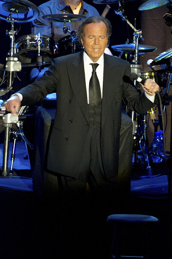 Хулио Иглесиас