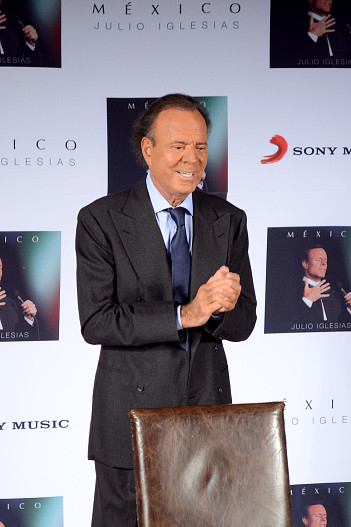 Хулио Иглесиас