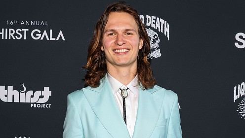 Актер Энсел Эльгорт впервые стал отцом