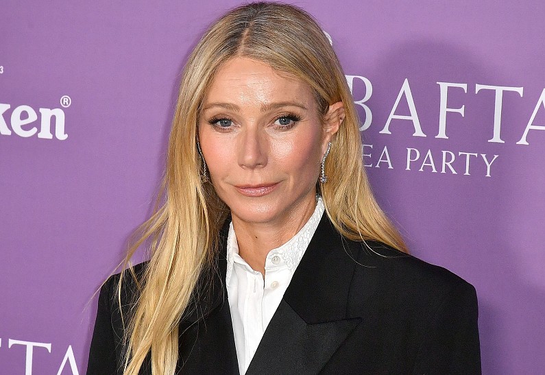 Гвинет Пэлтроу раскрыла свой самый странный способ борьбы с тревожностью