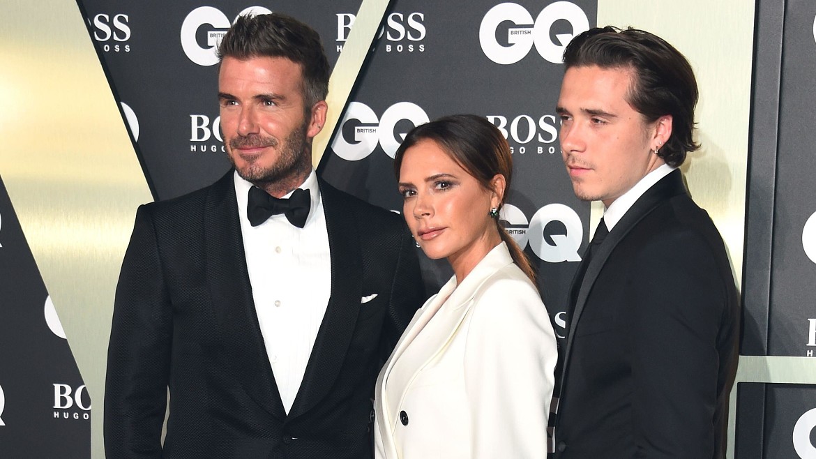 «Пути назад нет, пока он с Николой»: Виктория и Дэвид Бекхэм выдвинули жесткое условие сыну Бруклину