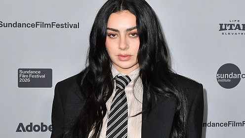 Charlie XCX откровенно рассказала о том, насколько она похожа на свою героиню в новом фильме