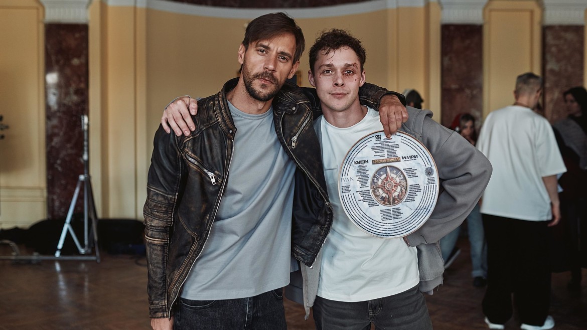 Влад Прохоров, Стася Милославская и Сергей Марин на съемках ретрофутуристического сериала «Красная Шамбала»