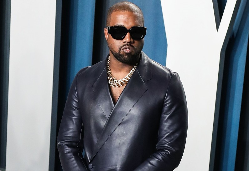 Канье Уэст извинился за свои вызывающие поступки и заявления