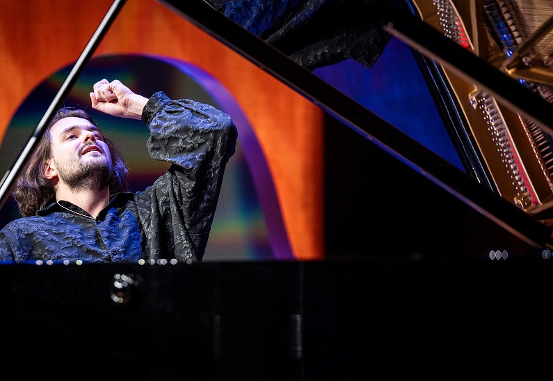 Петербургский пианист Александр Кашпурин выиграл Международный конкурс Листа в Голландии