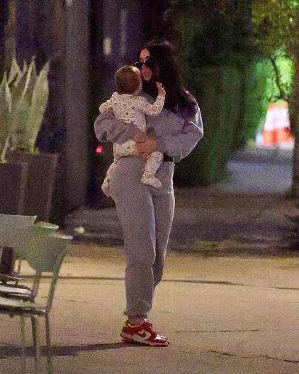 Меган Фокс с дочкой