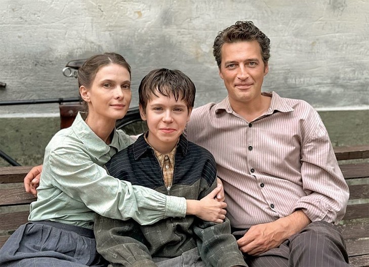 Светлана Иванова, Марк-Малик Мурашкин и Иван Колесников на съемках фильма «Каруза» &nbsp;