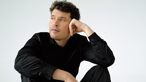 Павел Артемьев: «Могу себя назвать и свободным, и счастливым, и одиноким, и неодиноким»