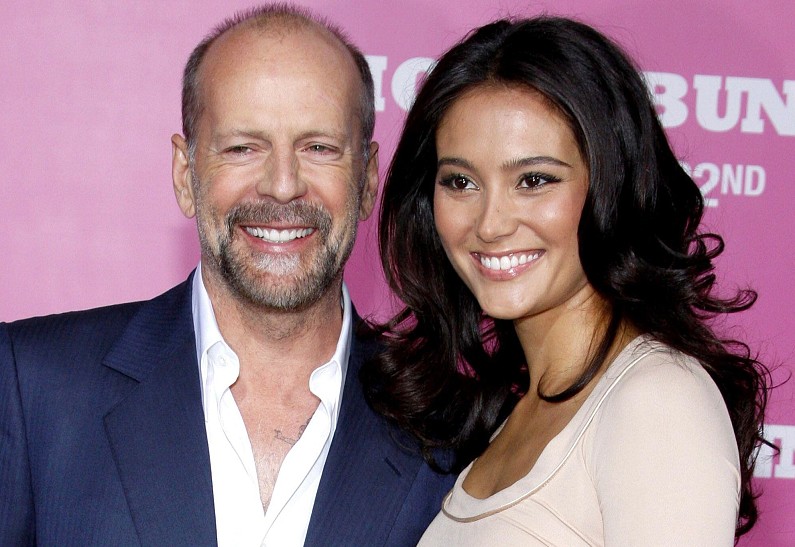 Брюс Уиллис не осознаёт, что у него деменция