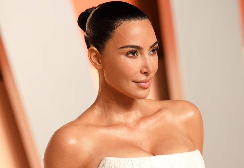 Ким Кардашьян объяснила, почему удалила фотографии с Меган Маркл и принцем Гарри