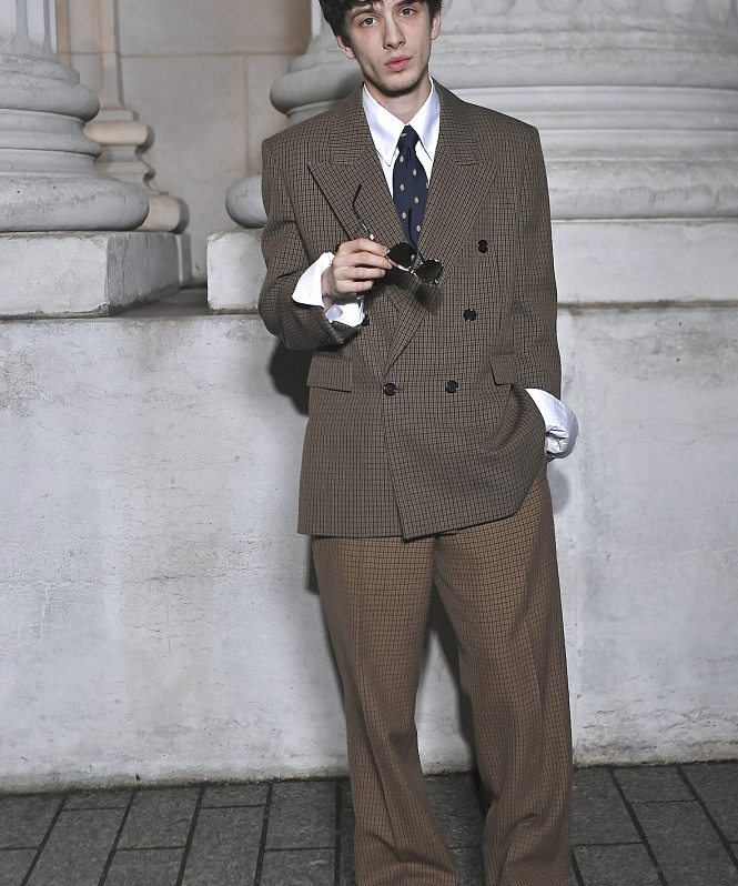 Марк Эйдельштейн замечен в компании 33-летней художницы, которая старше него на 10 лет