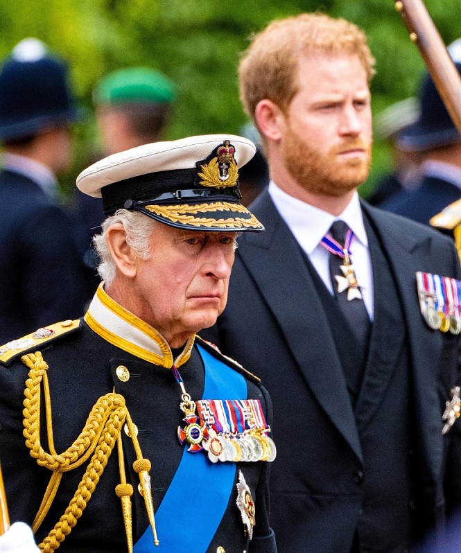 Принц Гарри отчаянно умоляет короля Карла III навестить его в Калифорнии в апреле этого года