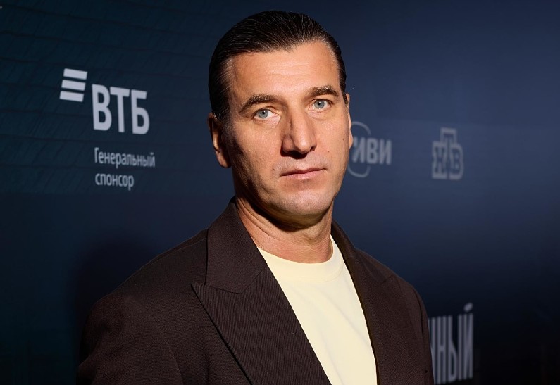 Александр Устюгов на светской премьере исторического детектива «Околоточный»