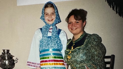 Звезды поздравляют учителей с праздником: Татьяна Куртукова, Лена Катина, TSOY, Яна Чурикова и другие о школьных годах
