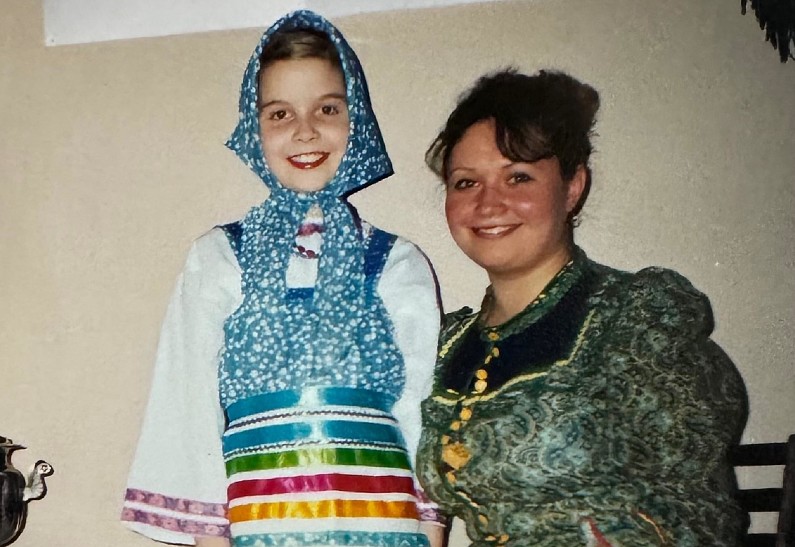 Звезды поздравляют учителей с праздником: Татьяна Куртукова, Лена Катина, TSOY, Яна Чурикова и другие о школьных годах