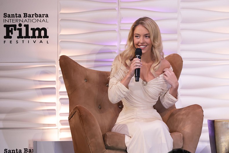 Сидни Суини