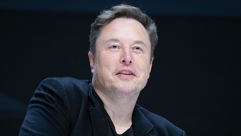 Илон Маск официально объявил о планах по строительству города на Луне