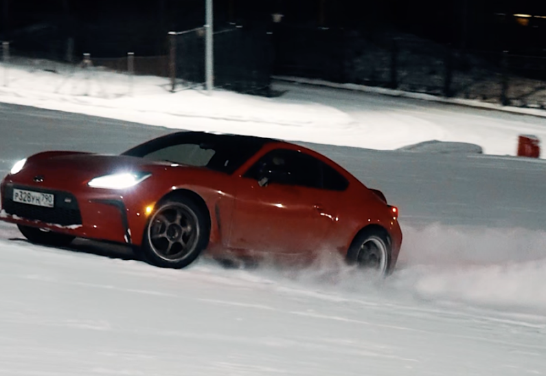 В Яхроме пройдет гонка на суперкарах по горнолыжному склону