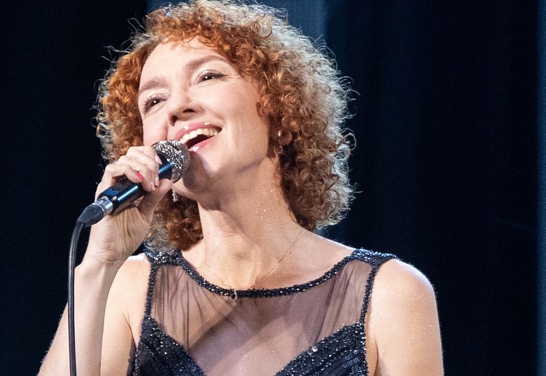 Анна Бутурлина споет о личном