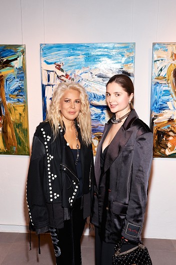 Евгения Васильева, Надежда Леонова