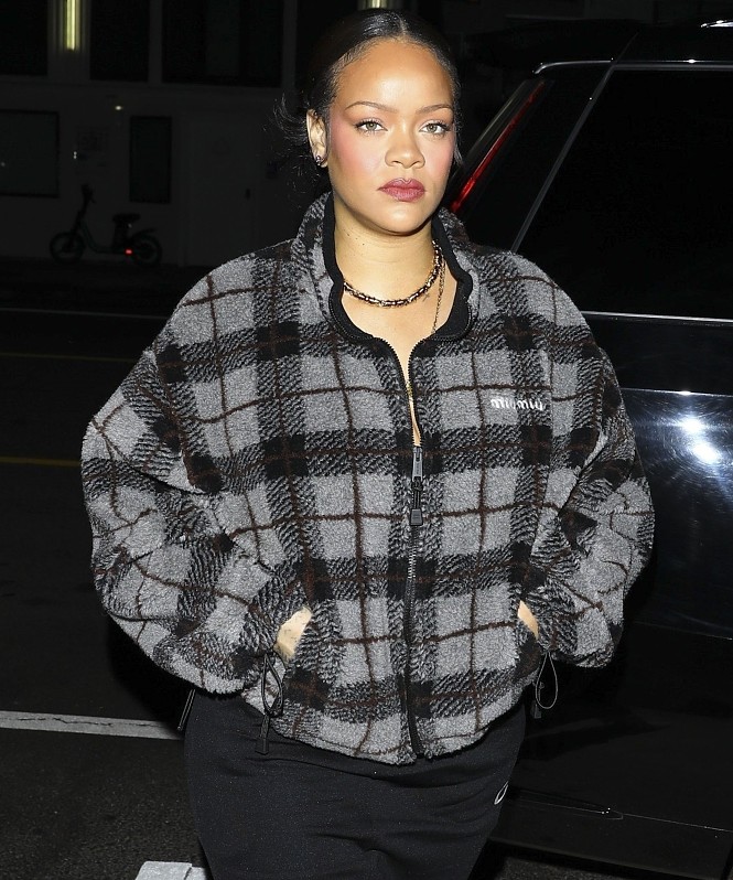 Рианна спровоцировала слухи о тайной помолвке