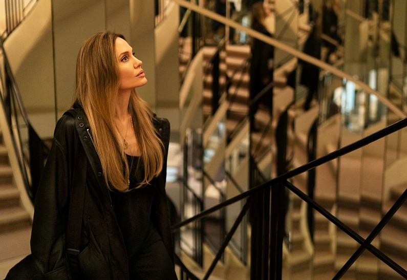 «КУТЮР» с Анджелиной Джоли и Луи Гаррелем в главных ролях