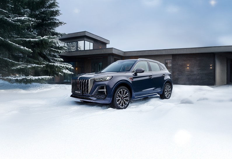 Движение без компромиссов: обновленный кроссовер Hongqi HS5