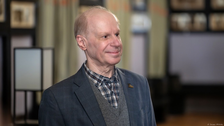 Авангард Леонтьев