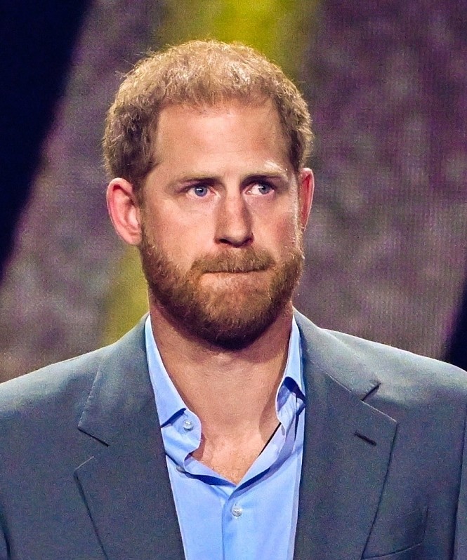 Принц Гарри со слезами на глазах обратился к семьям, потерявшим детей из-за опасного контента в соцсетях