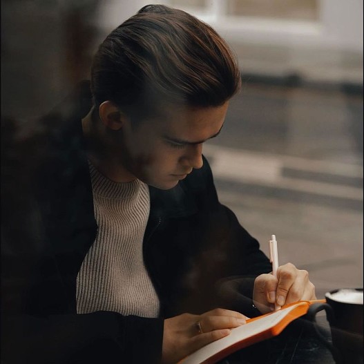 Пётр Ипполитов