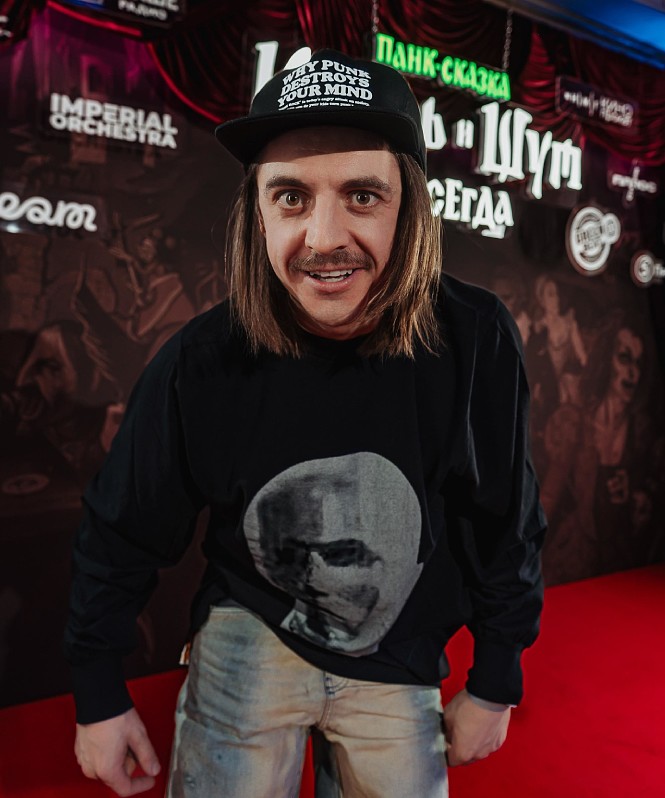 Константин Плотников, Влад Коноплёв, Дарья Мельникова и Алексей Горшенёв на премьере фильма «Король и Шут. Навсегда»