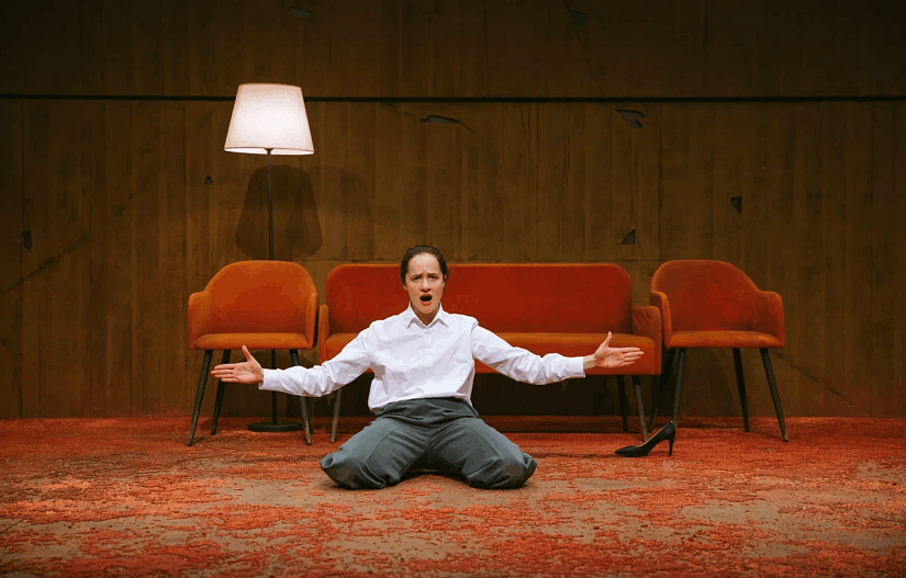 Ольга Лерман в спектакле «Сато»