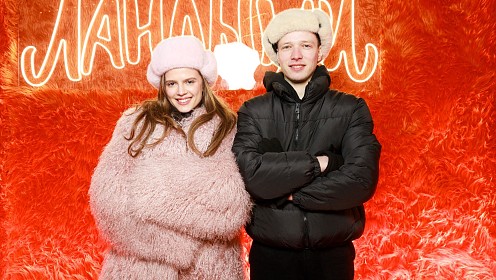 Сергей Городничий и Ника Здорик встретились с поклонниками сериала «Ландыши. Вторая весна» на льду