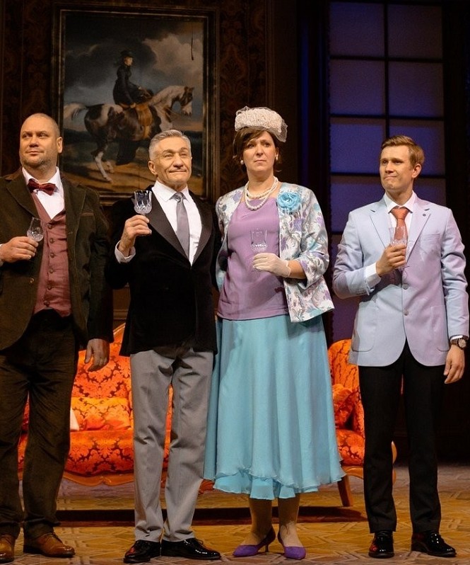 Громкие имена: куда идти, чтобы увидеть звезд кино на сцене