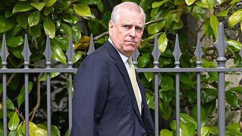 Арест экс-принца Эндрю может создать серьезные проблемы для короля Карла III