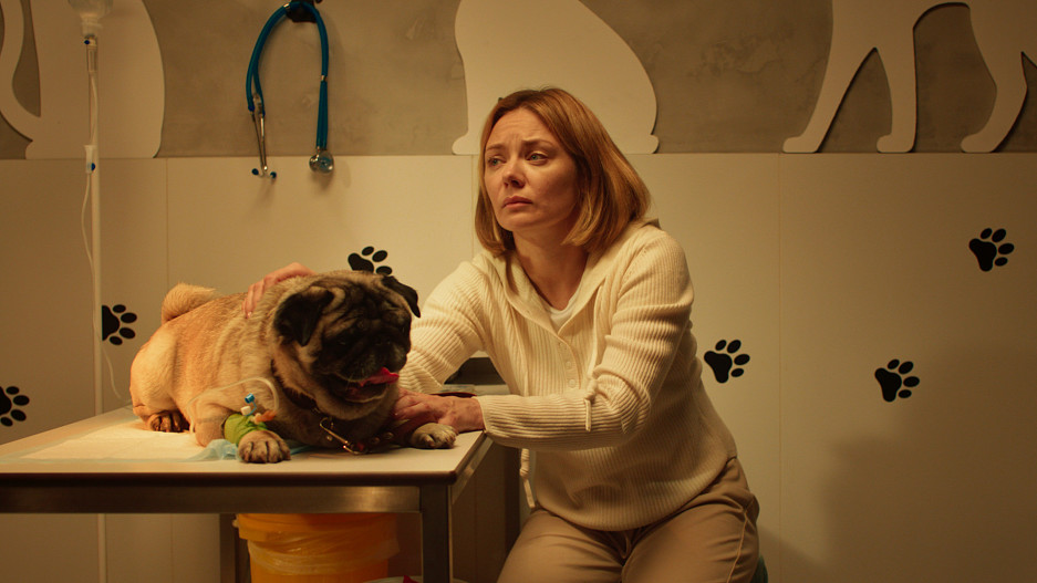 Карина Разумовская и мопс Эльф (в роли Дантеса)