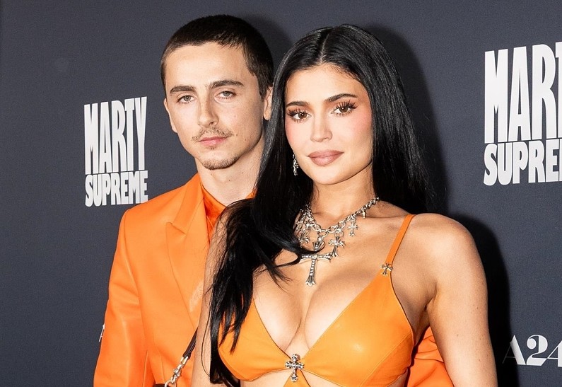 Кайли Дженнер устроила для Тимоти Шаламе сюрприз в день его рождения