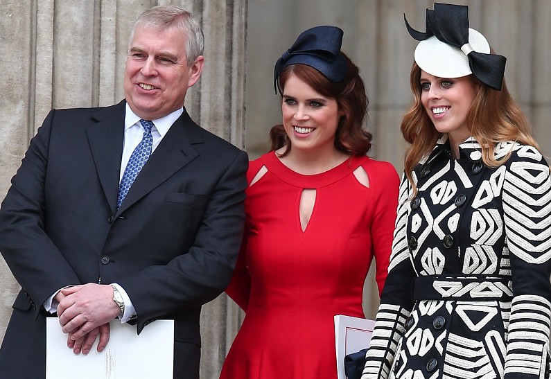 Стало известно, как принцессы Беатрис и Евгения отреагировали на арест отца