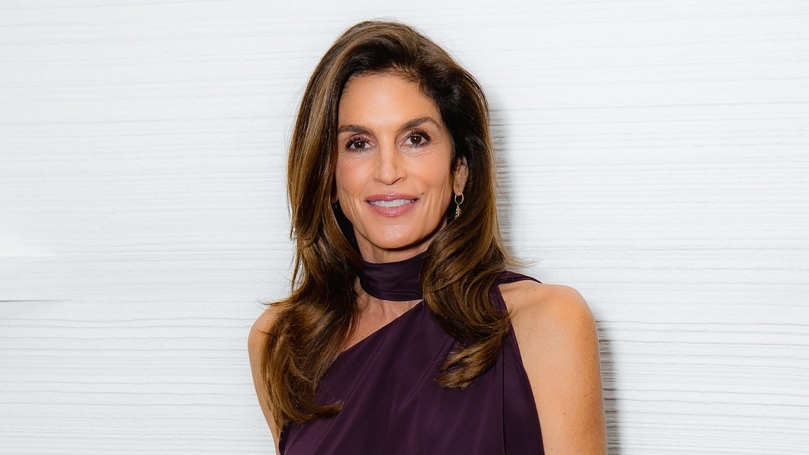 Синди Кроуфорд отметила юбилей в смелом образе