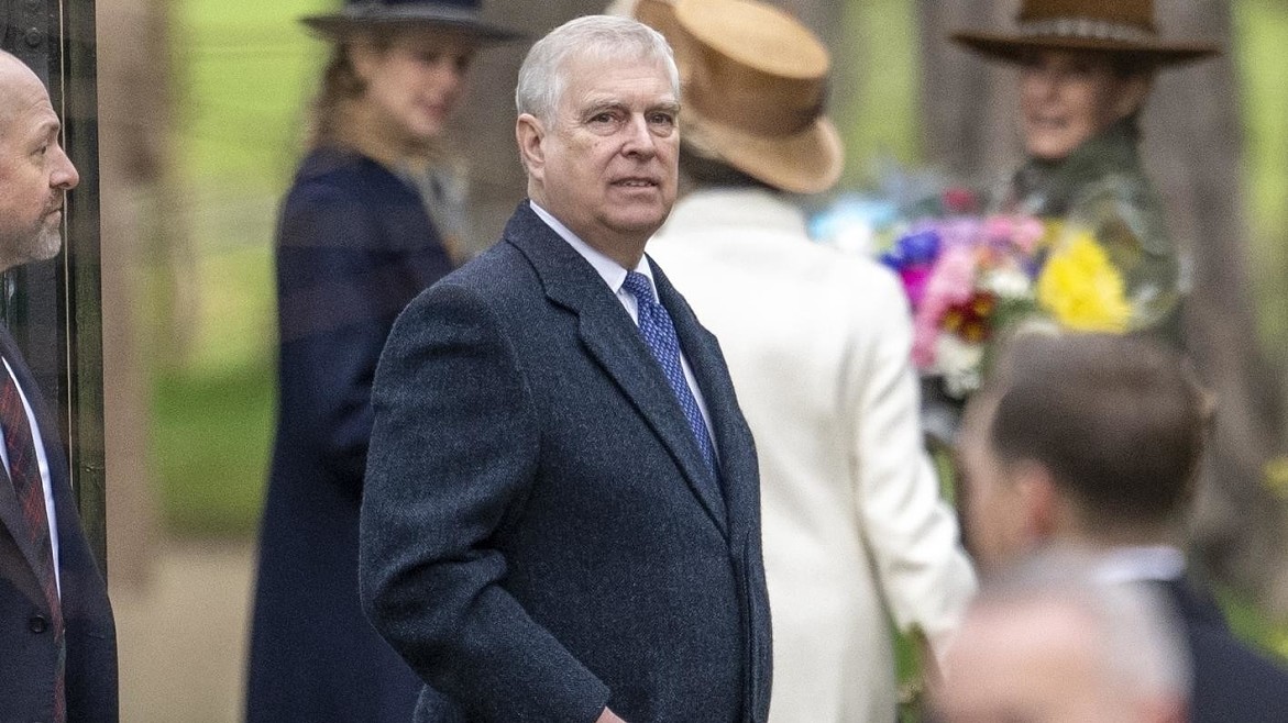 Бывшая домработница рассказала о странностях поведения принца Эндрю в спальне