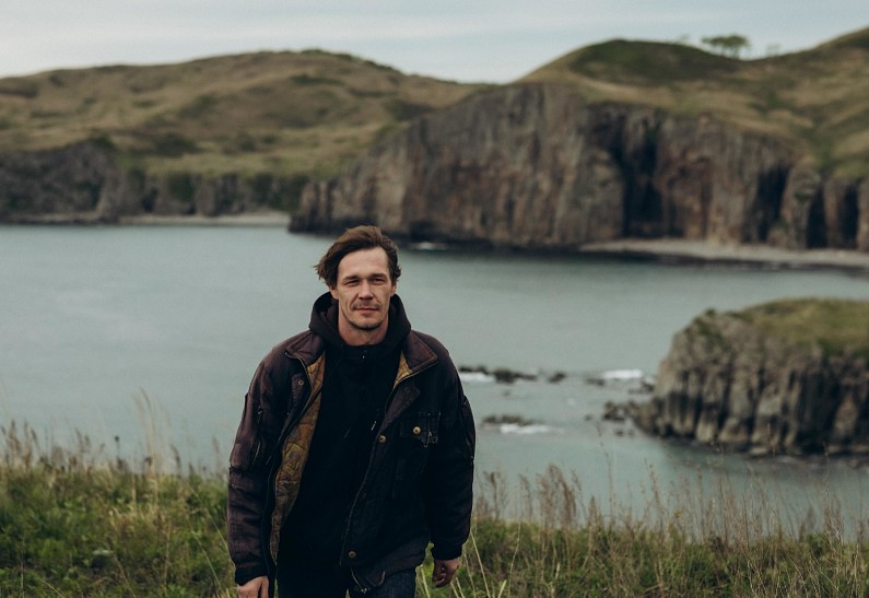 Большая Земля Артёма Быстрова