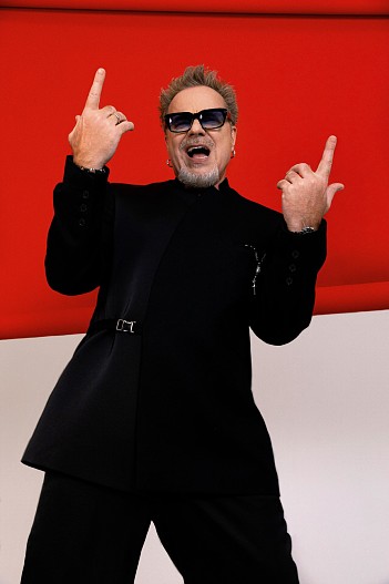 На Владимире: пиджак, брюки — всё GVALTMAN