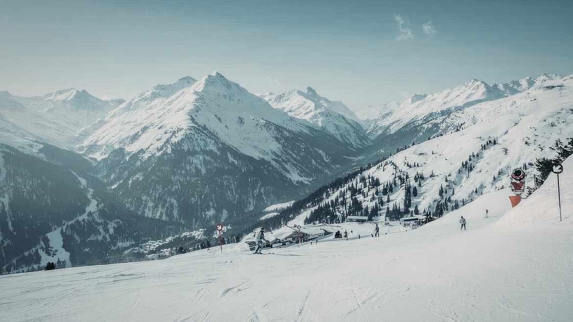 Днем — склоны, вечером — спа: где катать в этом сезоне