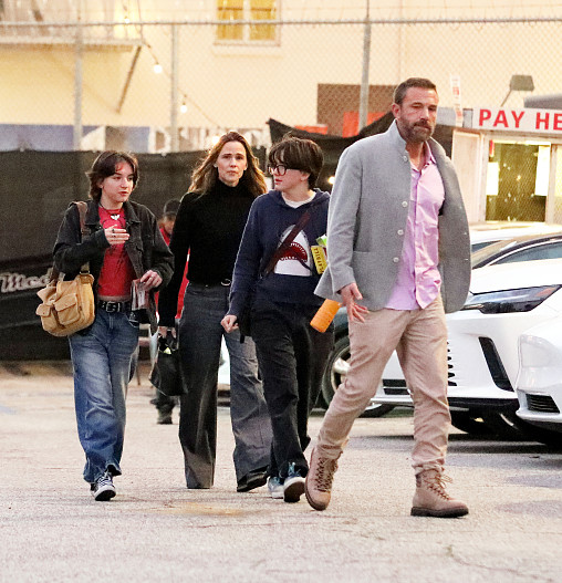 Дженнифер Гарнер и&nbsp;Бен Аффлек с детьми