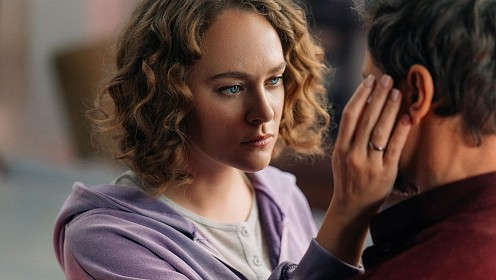 Аглая Тарасова о съемках в фильме «Кто-то должен умереть», вдохновении и любви к настольным играм